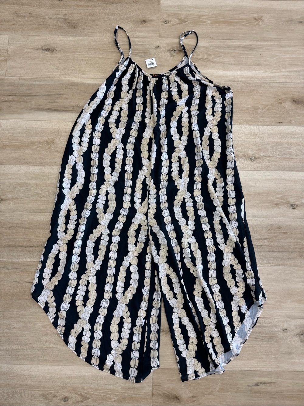 LUZ by Jeans Warehouse Hawaii